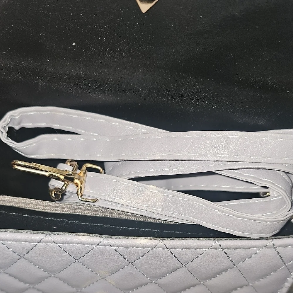 Women's NWT Elegant Quilted Gray Handbag/Crossbody